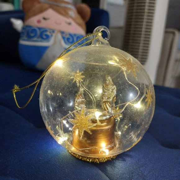 Christmas Nativity Battery Operated Ornament Beautifully Lights Up Holiday Decor - Picture 1 of 6